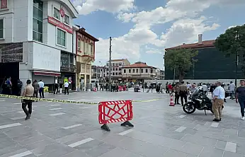 Konya'nın göbeğinde silahlı hesaplaşma! Kuyumcu ağır yaralandı