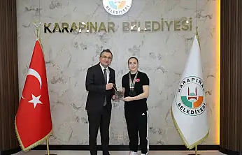 Konya'nın gururu Hatice Karagöz Avrupa dönüşü belediyede ağırlandı