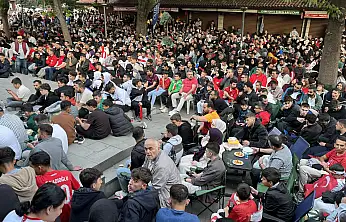 Konya'nın tarihi çarşısında milli maç heyecanı yaşandı