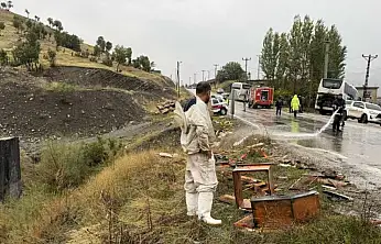 Konya plakalı TIR yolcu otobüsüyle çarpıştı: 1 ölü ve çok sayıda yaralı var!