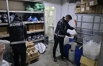 Konya polisi yılbaşı öncesi sahaya indi: Tek tek incelediler