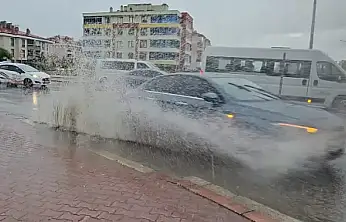 Konya'ya sağanak yağış uyarısı: Plan yapanlar önlem alın!