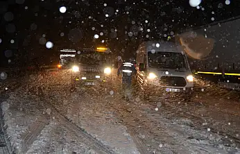 Konya'yı denize bağlayan yol beyaza büründü