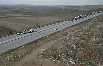 Konya yolunda çekici kazası: Ulaşım durduruldu