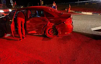 Konya yolunda iki otomobil çarpıştı: 4 yaralı