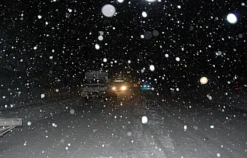 Konya yolunda kar etkili oldu: Alacabel beyaza büründü!