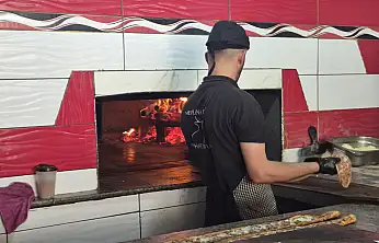 Konyalı usta 300 derecelik sıcağa meydan okuyor