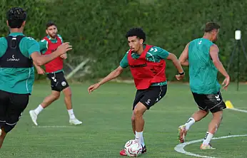Konyaspor'da yeni transfer rüzgarı: Awaziem ilk antrenmanında
