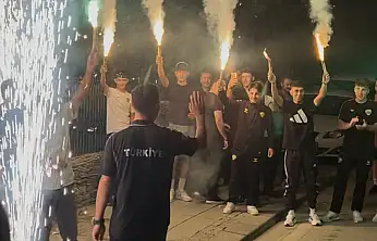 Tarihi madalyayla dönen milli bisikletçilere Konya'da coşkulu karşılama
