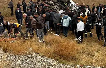 Van'daki zincirleme kazadan acı haber: Polis memuru Tayfun Akalan şehit oldu