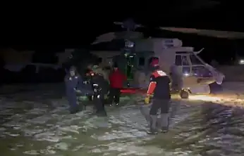 Zirvede kayboldular, Konya'dan gelen destekle kurtarıldılar