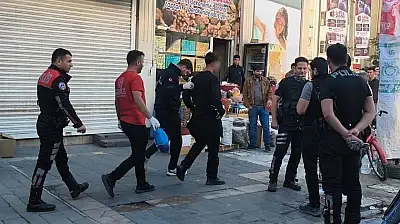 7 kişinin saldırısına uğrayan genç ağır yaralandı!
