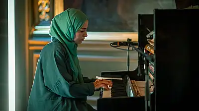 Büşra Kayıkçı kimdir? Büşra Kayıkçı Grammy görevi nedir? Büşra Kayıkçı evli mi? Büşra Kayıkçı kaç yaşında?