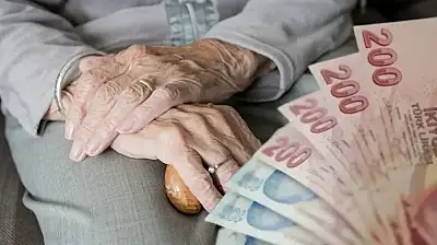 Emekliye bomba haber! Ekonomist isim açıkladı: Yıl sonu maaşlar ne kadar olacak?