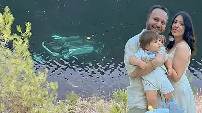 Kaza süsü verip ailesini ölüme iten doktor, cezaevinde hayatına son verdi