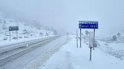 Konya-Antalya yolunda kar engeli: Alacabel Geçidi beyaza büründü