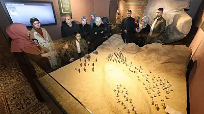 Konya Büyükşehir'den manevi atmosfer: Siyer Sergisi gönüllerde iz bırakıyor