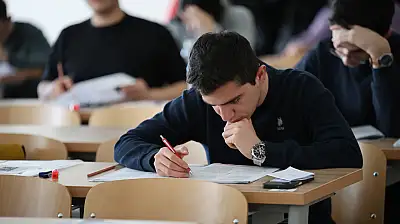 Konya'da 5 bin öğrenci aynı anda sınavda