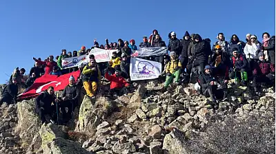 Konya'da dağcılar zirveye oynadı!