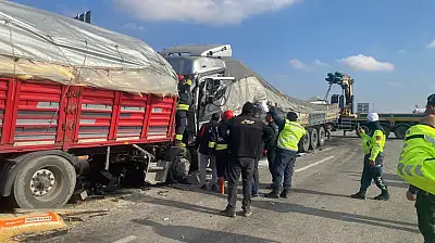 Konya'da feci kaza! 4 TIR zincirleme kazaya karıştı: 1 ölü, 2 yaralı