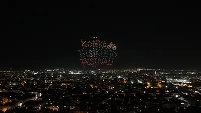 Konya'da geceyi aydınlatan gösteri!