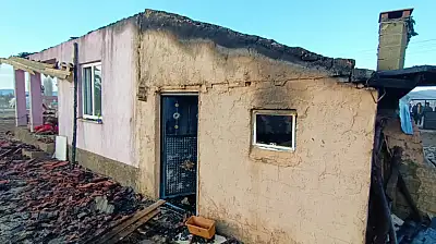 Konya'da korkutan yangın: Ev ve araba küle döndü!