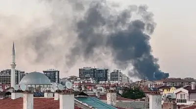 Konya'da korkutan yangın: Zamanla yarışıyorlar!