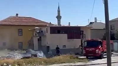 Konya'da peş peşe yangın! İki mahallede alevlere müdahale