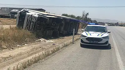 Konya'da tır devrildi: 1 yaralı