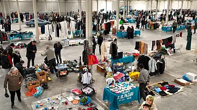 Konya'daki o pazarda her şey yarı fiyatına!