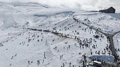 Konyalılar buraya akın ediyor! Adeta dolup taştı... Araba koyacak yer bulmakta zorlandılar