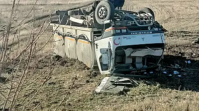 Konya yolunda kamyon şarampole uçtu: Sürücü yaralı