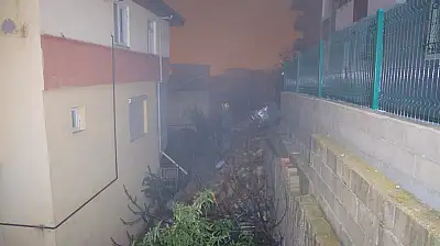 Sağanak yağış istinat duvarını çökertti! Evler tahliye edildi