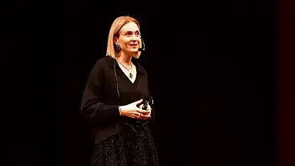 Ceyda Düvenci kaç yaşında? Ceyda Düvenci kaç kez evlendi? Ceyda Düvenci eşleri kimler? Evliliklerini kimlerle yaptı? Ceyda Düvenci kimdir?