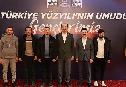 Başkan Altay: 'Gençler için güçlü Türkiye hedefiyle ilçelerde daha aktif olacağız'
