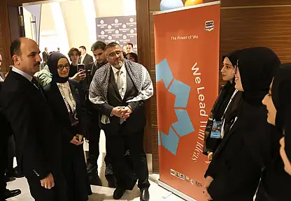 Başkan Altay, uluslararası konferansta lise öğrencileriyle bir araya geldi