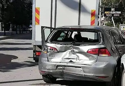 Konya'da bir araç diğerlerini de sürükledi! Zincirleme kazada 3 yaralı