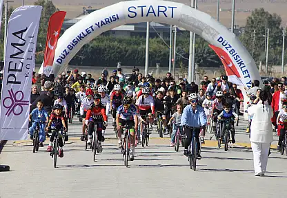 Konya'da 'Cumhuriyet Ruhu' pedallarla yaşatıldı