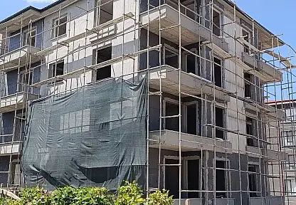 Konya'da inşaatta feci kaza: 3'üncü kattan beton zemine düştü