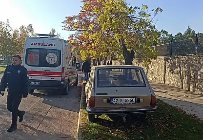 Konya'da kontrolden çıkan otomobil ağaca çarptı