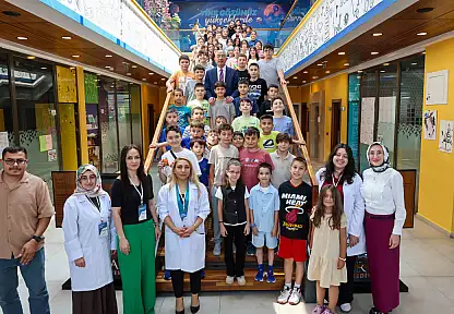 Konya'da miniklerden robotik şov: Geleceğin üreticileri burada yetişiyor