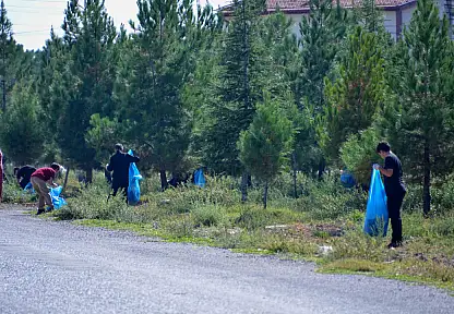 Konya'da öğrenciler Dünya Temizlik Günü'nde el ele verdi