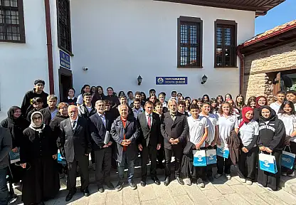 Konya'da Teneffüs Buluşmaları'nda öğrenciler yazarlarla buluştu