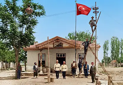 Konya Emniyeti 'Dünden bugüne değişmeyen tek şey' diyerek paylaştı: 100 yıl önceki kare dikkat çekti!