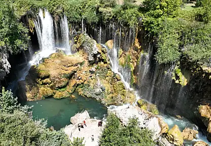 Konya'nın doğa harikası Yerköprü Şelalesi ilgi odağı!