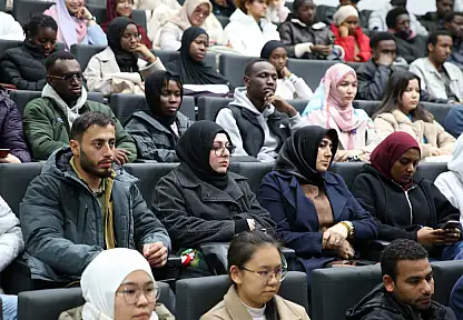 Mevlana Konya'da dünyaya anlatılıyor