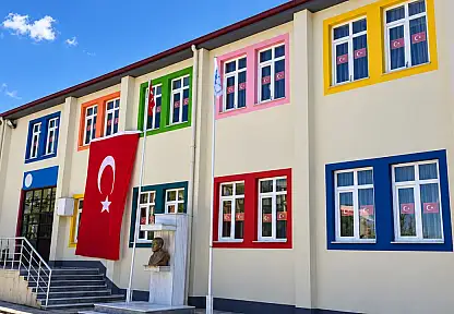 Ortaokulda panik! Temizlik malzemelerinden çıkan gaz 14 öğrenciyi etkiledi