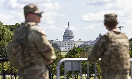 İki Ulusal Muhafız askeri vurularak öldürüldü