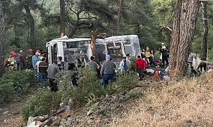 İşçi servisi şarampole devrildi: 22 yaralı