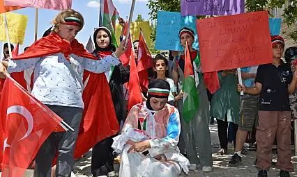 İsrail'in Gazze'ye saldırıları protesto edildi